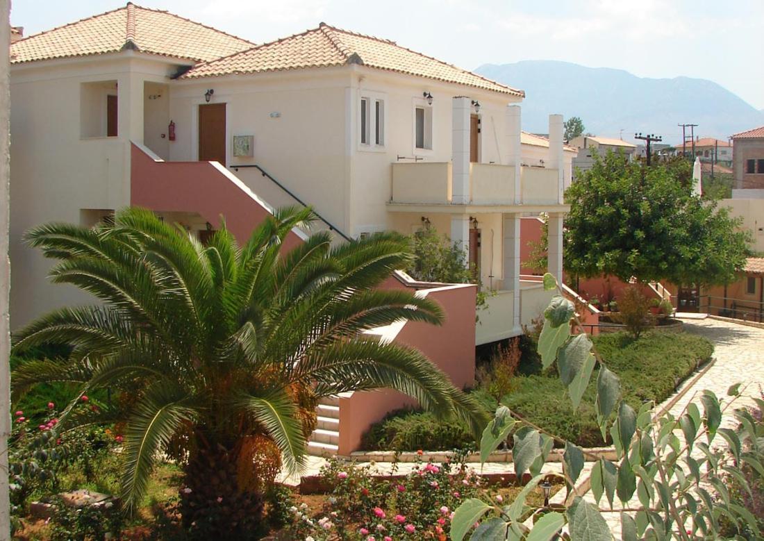 Georges Estates Hotel Stoúpa Exterior foto